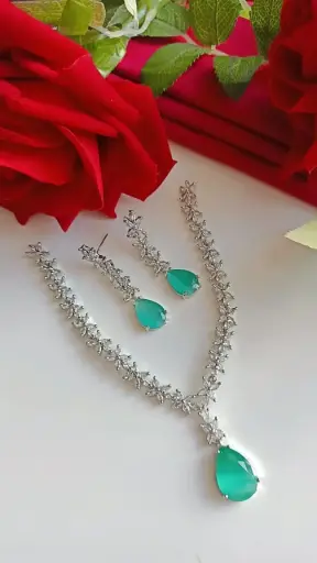 Diamond look necklace